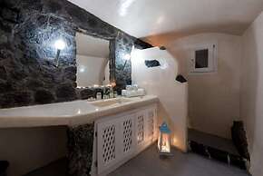 Fira white residence