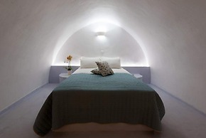 Fira white residence