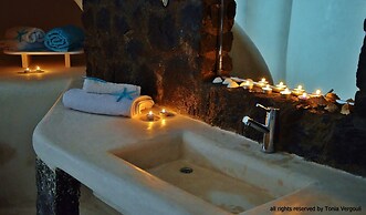 Fira white residence