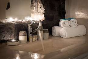 Fira white residence