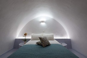 Fira white residence