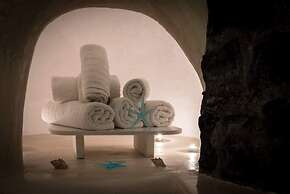 Fira white residence