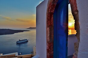 Fira white residence