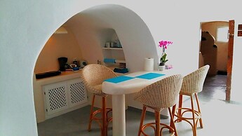 Fira white residence