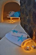 Fira white residence