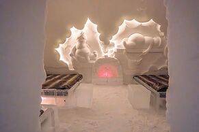 Arctic SnowHotel & Glass Igloos