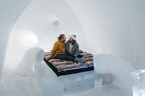Arctic SnowHotel & Glass Igloos