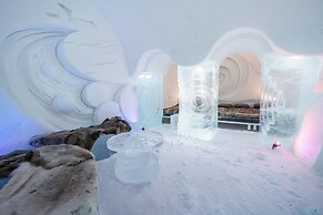 Arctic SnowHotel & Glass Igloos