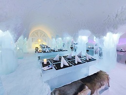 Arctic SnowHotel & Glass Igloos