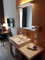 East-West Riverside Hotel