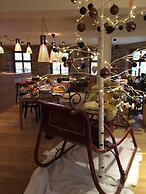 East-West Riverside Hotel