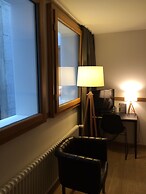 East-West Riverside Hotel