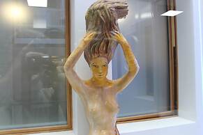 East-West Riverside Hotel