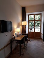 East-West Riverside Hotel