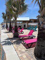 Flamingo Inn Beachfront