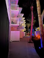 Flamingo Inn Beachfront