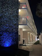 Flamingo Inn Beachfront