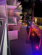Flamingo Inn Beachfront
