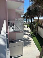Flamingo Inn Beachfront
