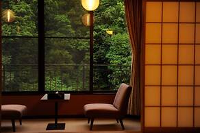 Yamanaka Onsen Shirasagiyu Tawaraya