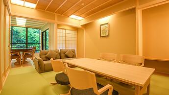 Yamanaka Onsen Shirasagiyu Tawaraya