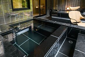 Yamanaka Onsen Shirasagiyu Tawaraya