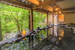 Yamanaka Onsen Shirasagiyu Tawaraya