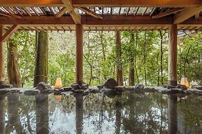 Yamanaka Onsen Shirasagiyu Tawaraya