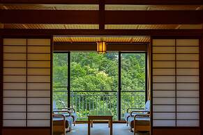 Yamanaka Onsen Shirasagiyu Tawaraya