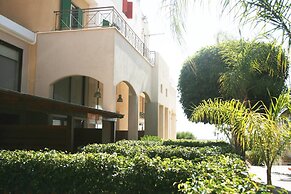 Sunrise Arches Apartments