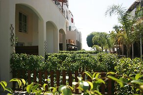 Sunrise Arches Apartments