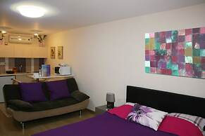 Sunrise Arches Apartments