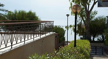 Sunrise Arches Apartments