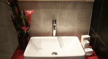 Sunrise Arches Apartments