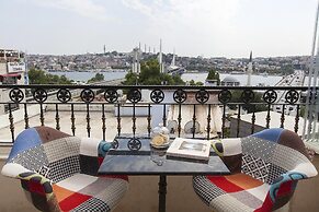 Perla Galata Hotel