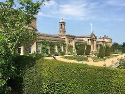 Whitley Coach House