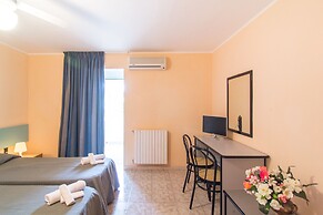 Racar Hotel & Resort