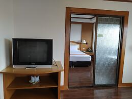 Sing Golden Place Hotel