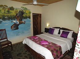 Parrot Lodge