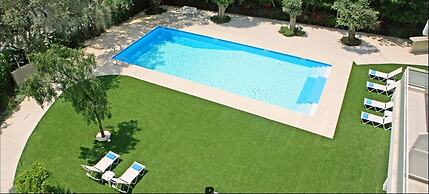 Corina Suites and Apartments