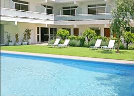 Corina Suites and Apartments