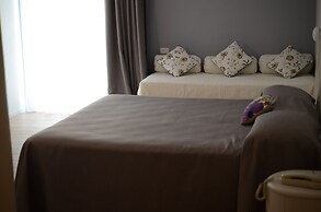 Aromi Piccolo Hotel