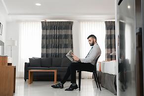 Majestic City Suites & Beach Hotel