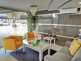 Majestic City Suites & Beach Hotel