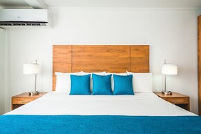 Majestic City Suites & Beach Hotel