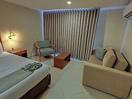 Majestic City Suites & Beach Hotel