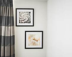 Majestic City Suites & Beach Hotel