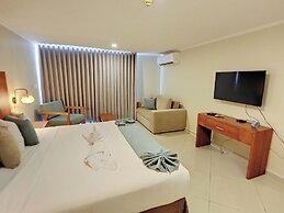 Majestic City Suites & Beach Hotel