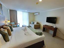 Majestic City Suites & Beach Hotel
