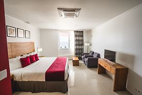 Majestic City Suites & Beach Hotel